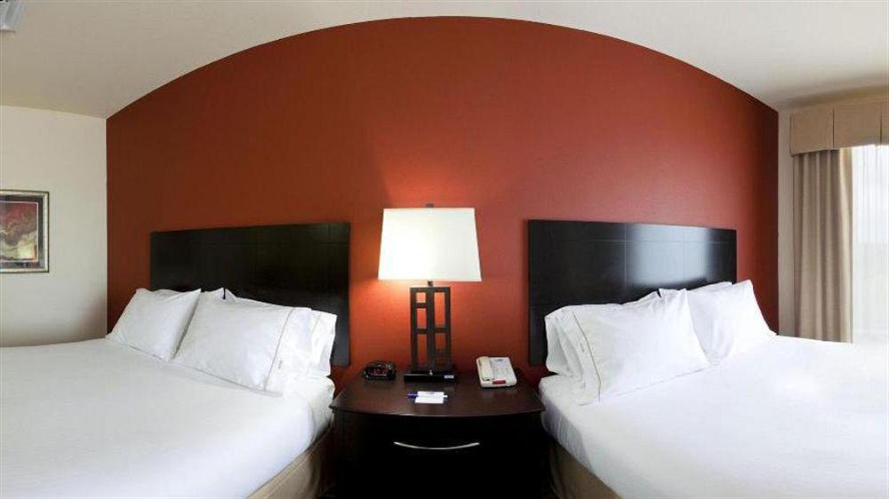 Express & Nw - Quail Springs By Ihg Hotel 3*