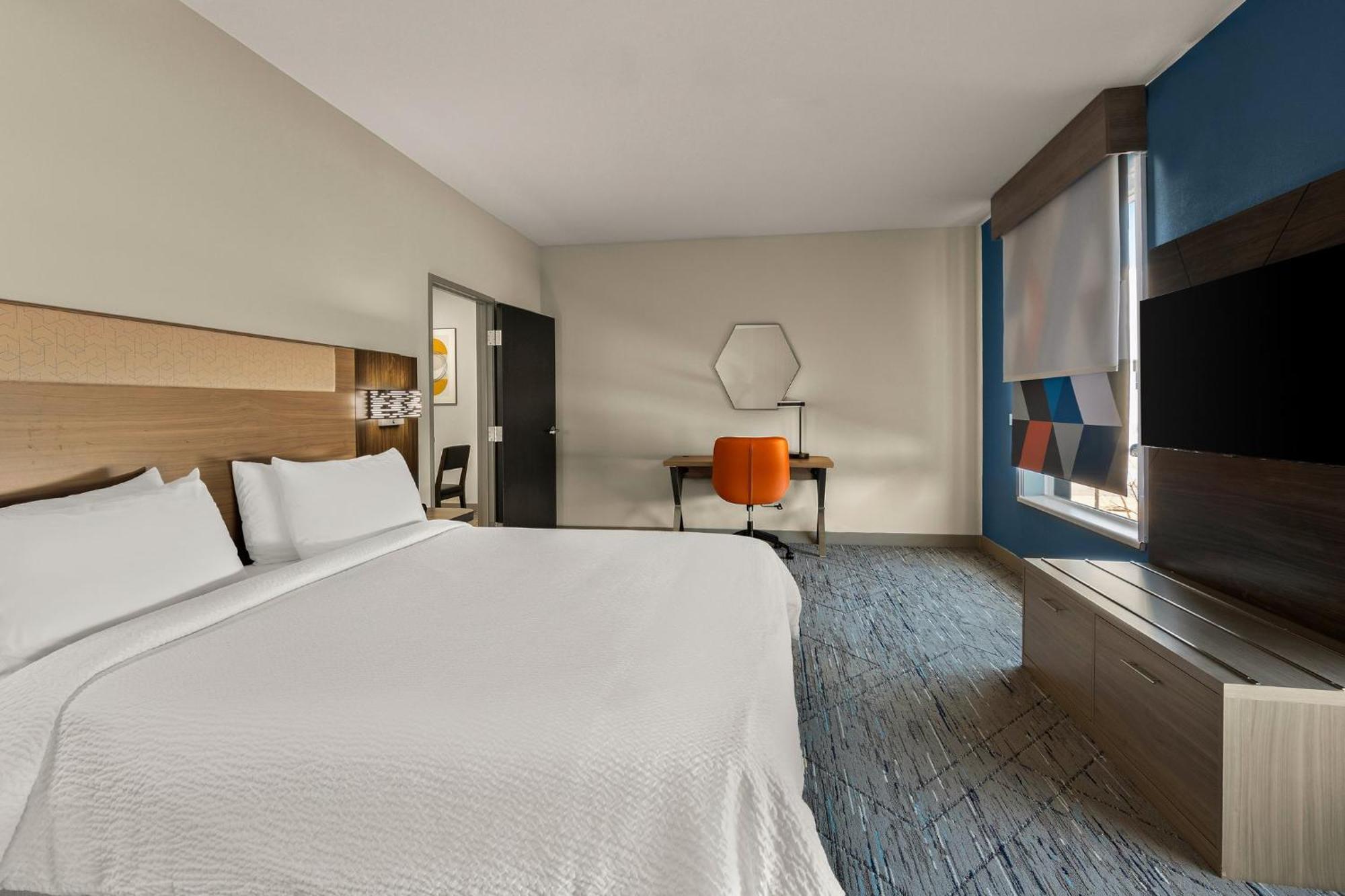 Hotel Express & Nw - Quail Springs By Ihg
