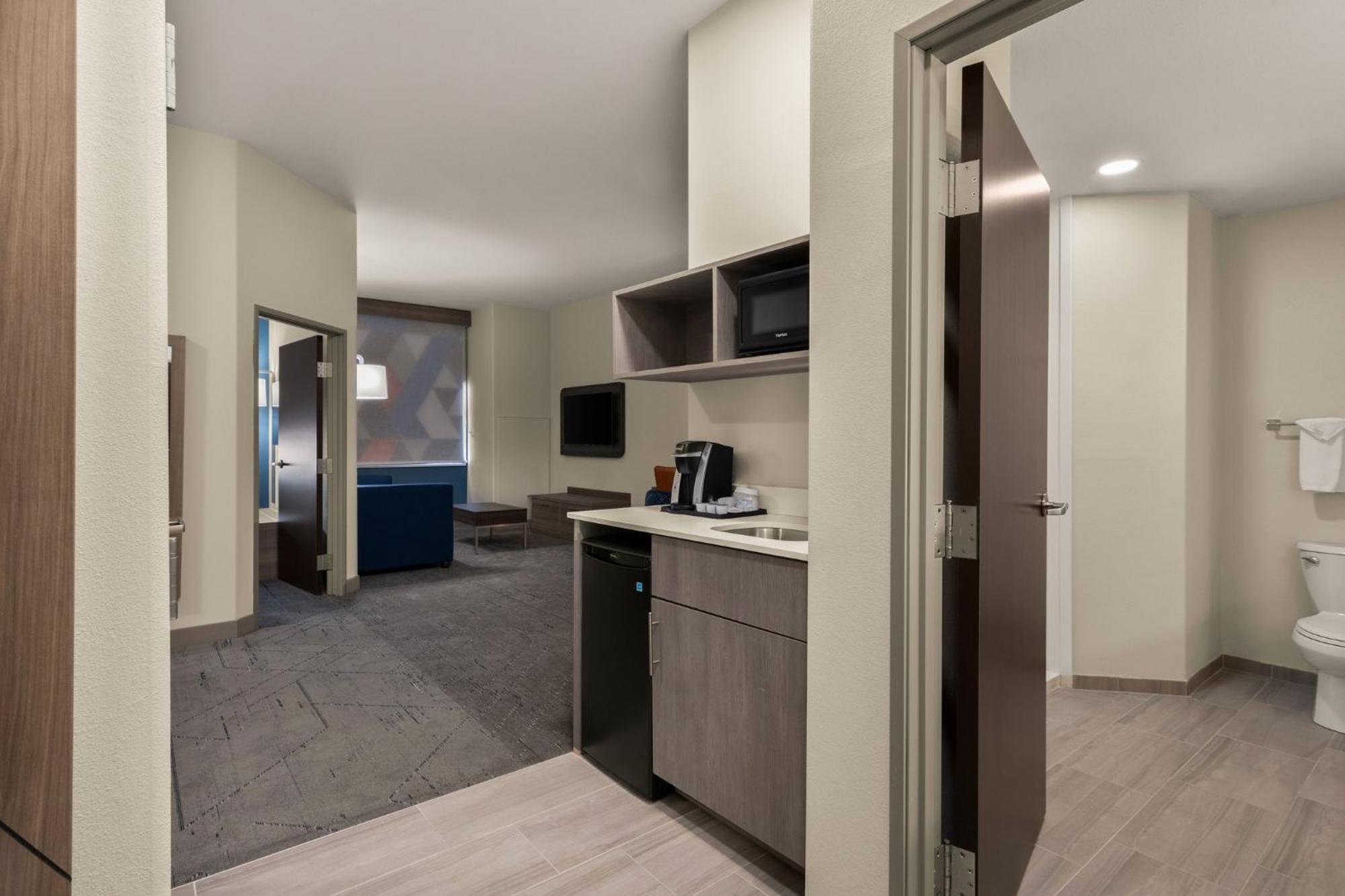 Express & Nw - Quail Springs By Ihg