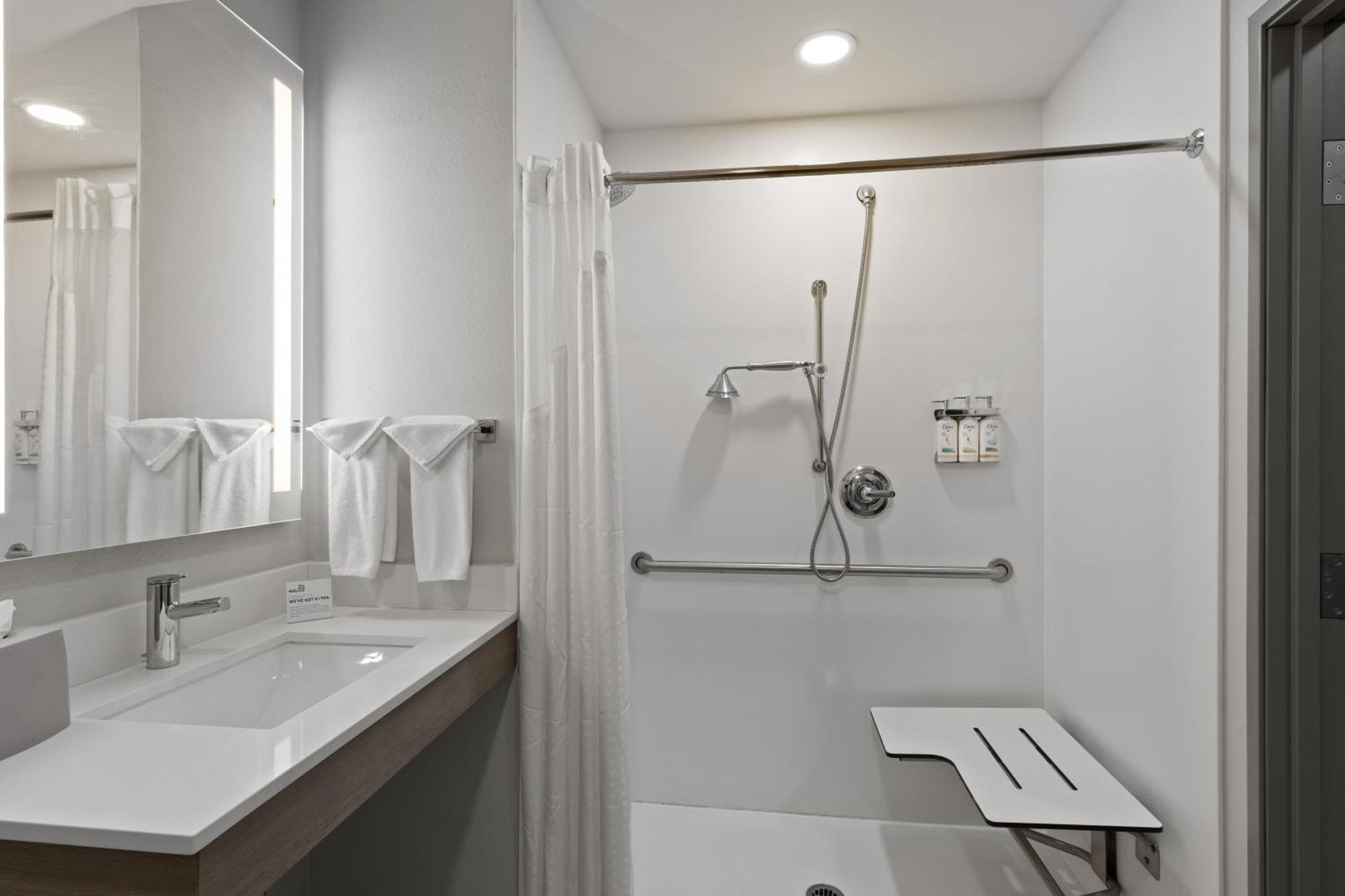 Express & Nw - Quail Springs By Ihg Hotel