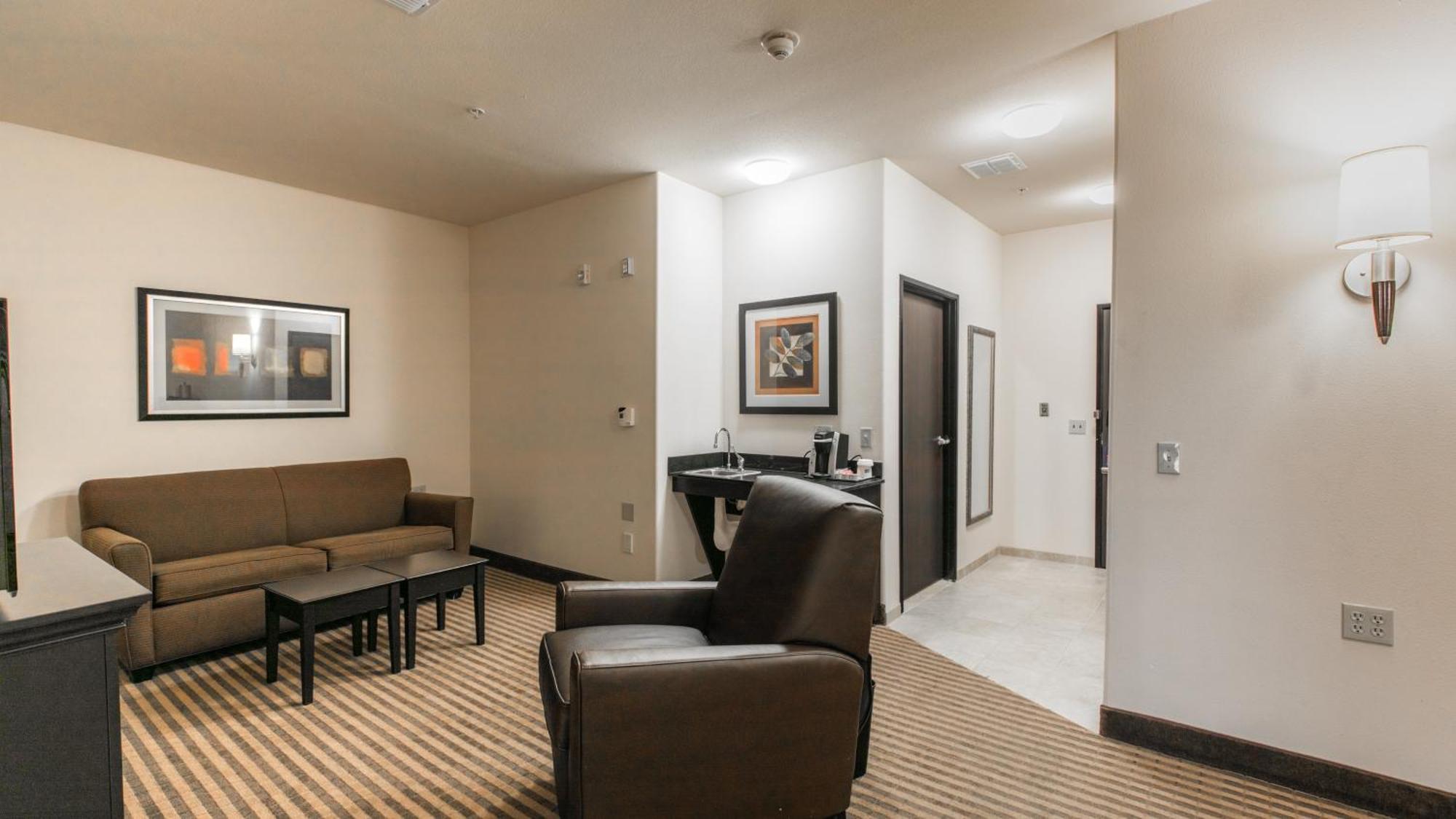 Express & Nw - Quail Springs By Ihg Hotel