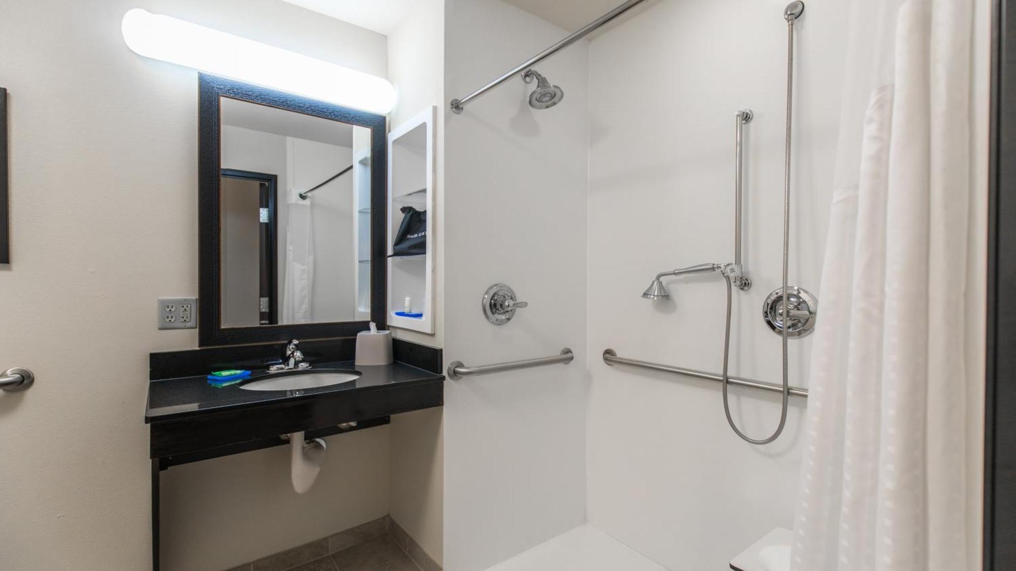 Express & Nw - Quail Springs By Ihg Hotel