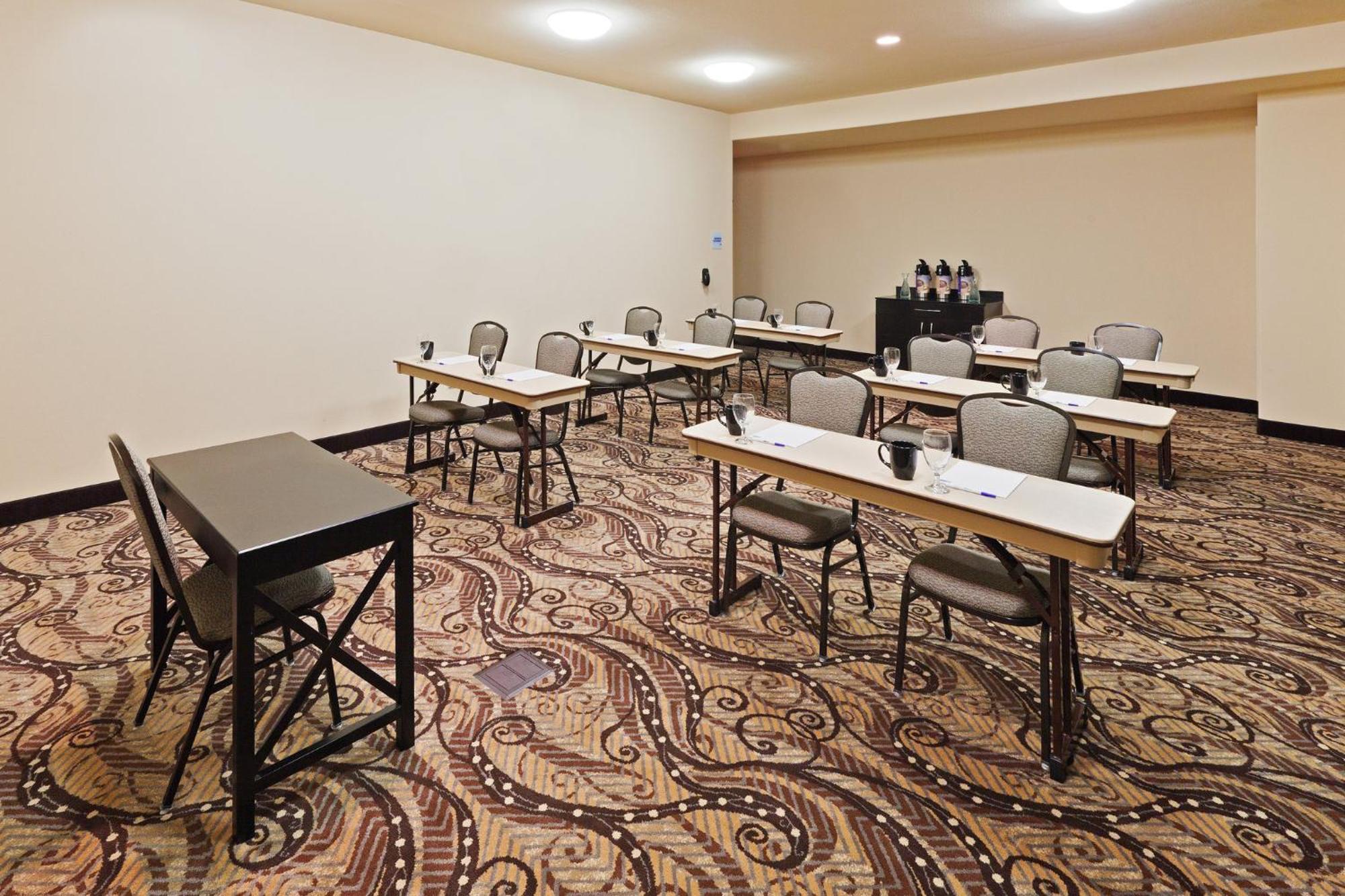 Express & Nw - Quail Springs By Ihg Hotel Oklahoma City