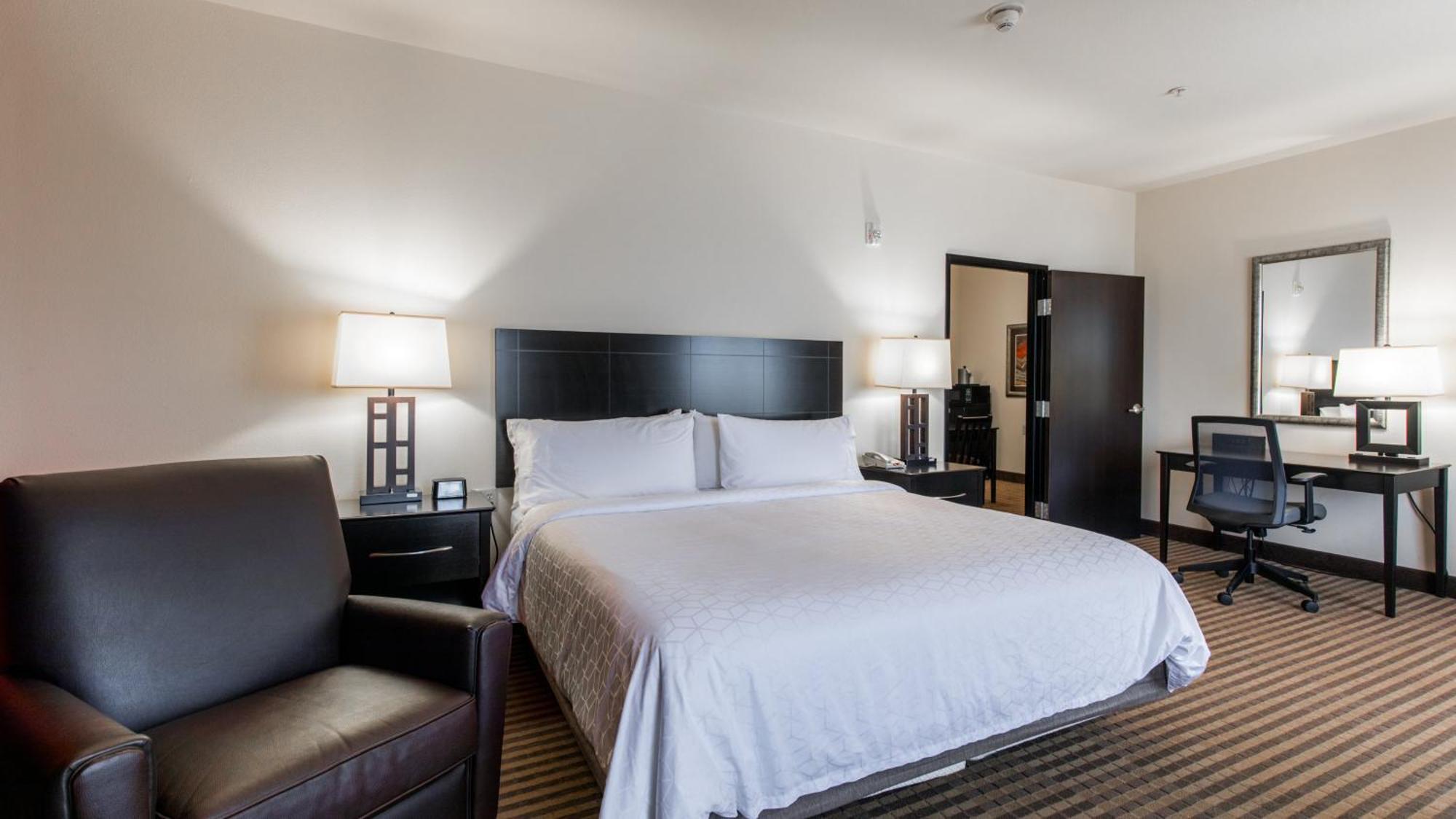 Express & Nw - Quail Springs By Ihg