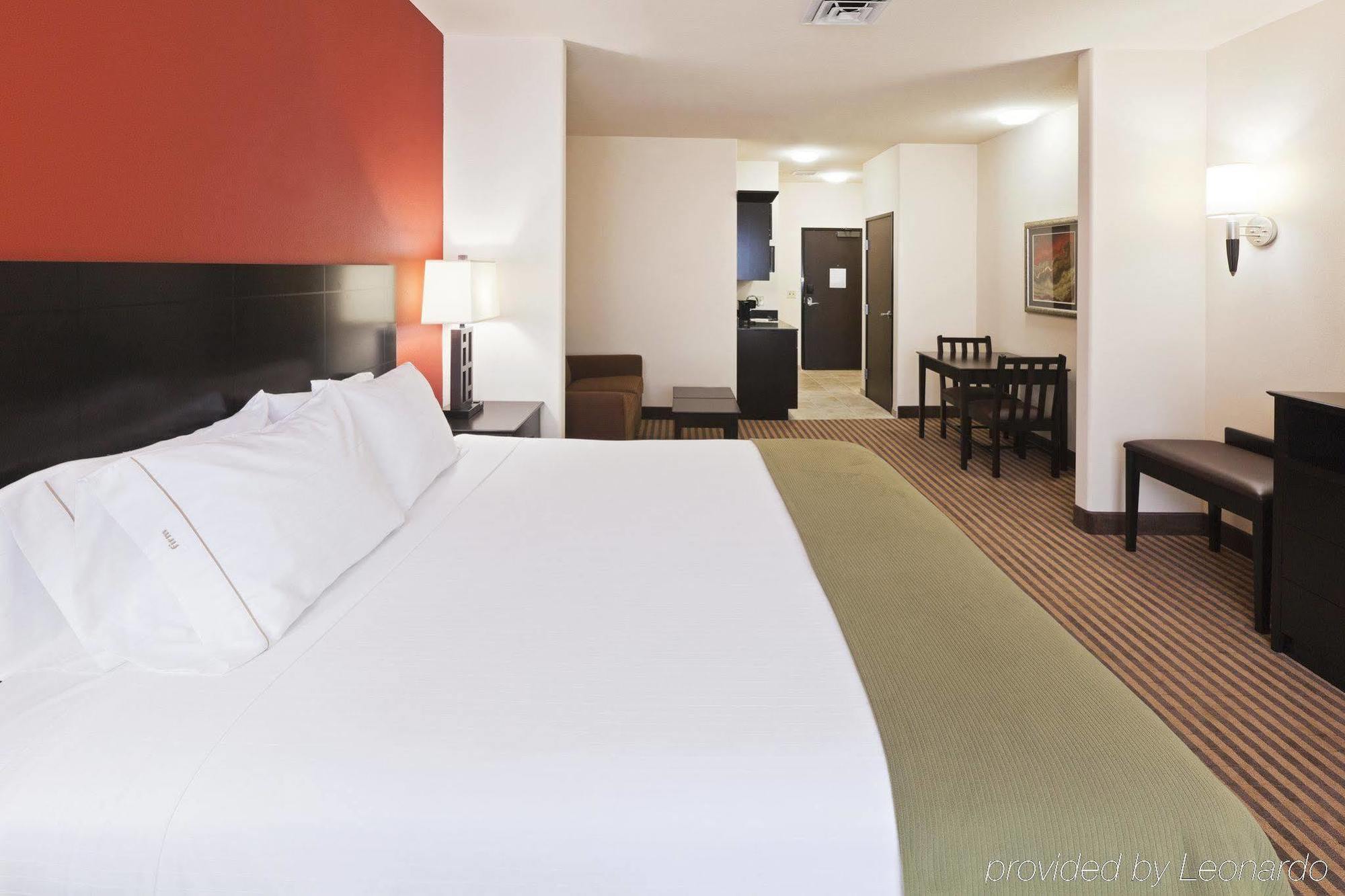 Express & Nw - Quail Springs By Ihg Hotel 3*