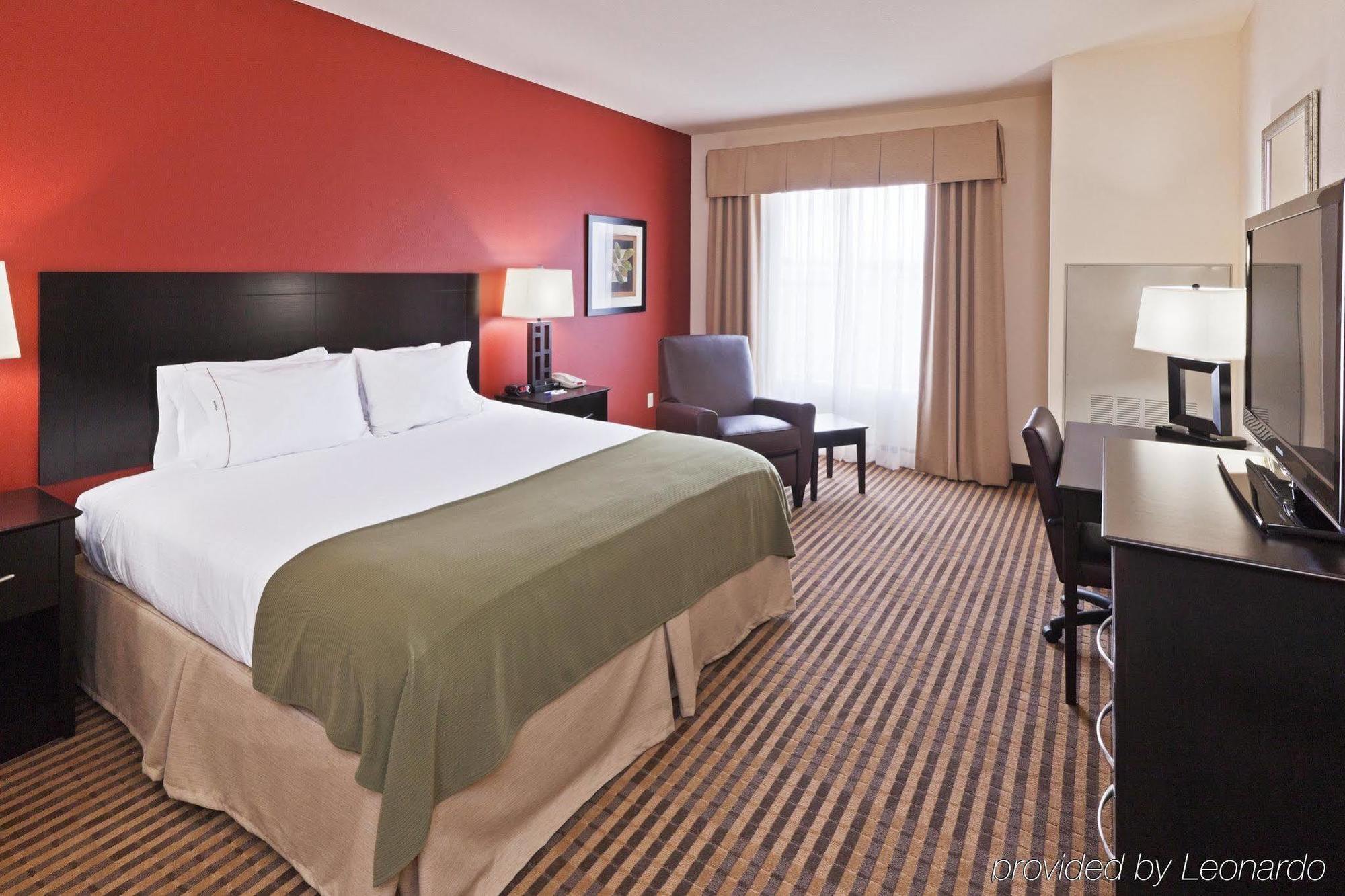 Express & Nw - Quail Springs By Ihg 3*