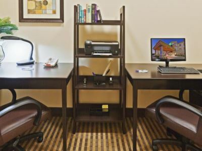 Hotel Express & Nw - Quail Springs By Ihg 3*