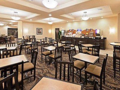 Express & Nw - Quail Springs By Ihg 3*